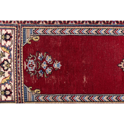 1277 - A rug, 94 x 159cm