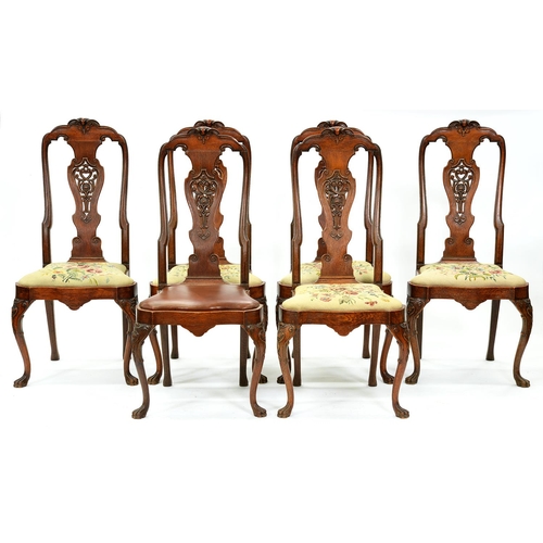 1363 - A set of six carved oak dining chairs, first half 20th c,  in George I style, the moulded spoon back... 