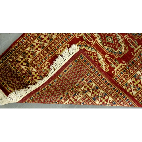 1369 - A rug, 80 x 124cm