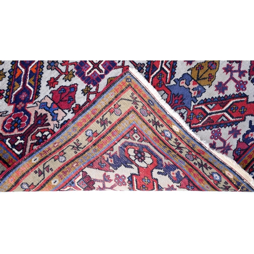 959 - A Turkish copy of a Caucasian Seichur runner, 297 x 79cm