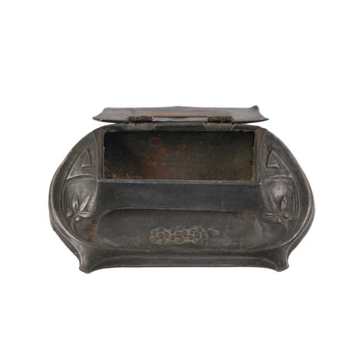 896A - A German jugendstil pewter table matchbox, c1905, 12cm l