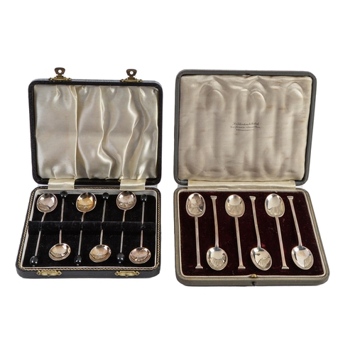 417 - A set of six George V silver coffee spoons,  by Philip Hanson Abbot, Sheffield 1915, cased and ... 