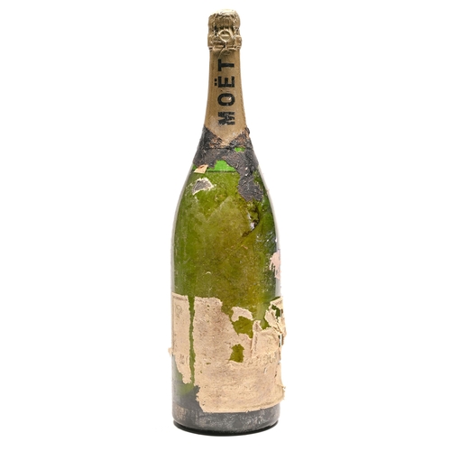 279 - Moet et Chandon champagne, Jeroboam, foil capsule good, label poor, level into shoulder... 