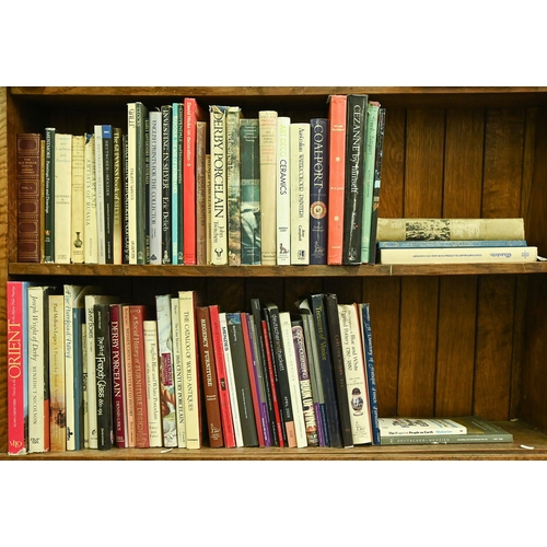 368 - Four shelves of books, including art reference, ceramics, glass, silver and metalware, fine art and ... 