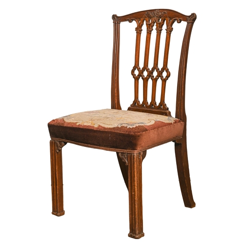 700 - A George III mahogany dining chair, with carved 'gothick' splat, on moulded legs, seat height 45cm... 