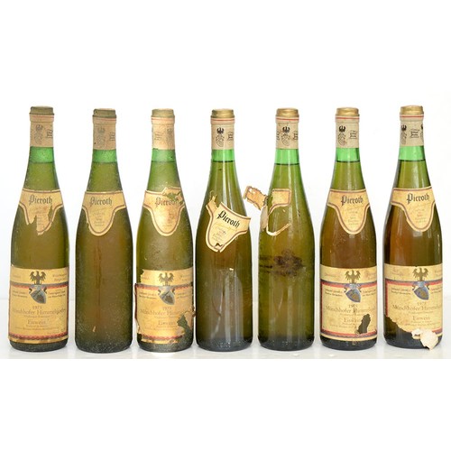 263 - Krughos Bornheiner Hahncehen Auslese 1976, (4) Monchhofer Himmelsjoch Neuburger-Traminer Eiswein 197... 