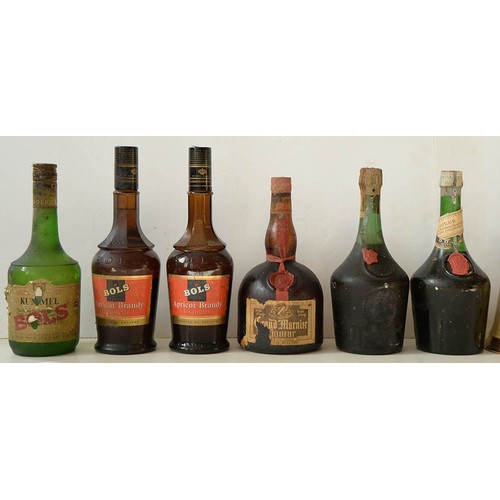 279a - Mixed case of spirits and liqueurs, to include, Dom Benedictine (2), Grand Marnier, Chartreuse,... 