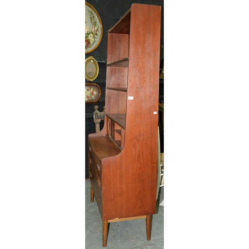 589 - A Danish mid-century modern teak side cabinet, Borge Mogensen, 1960's, the upper part with boarded b... 