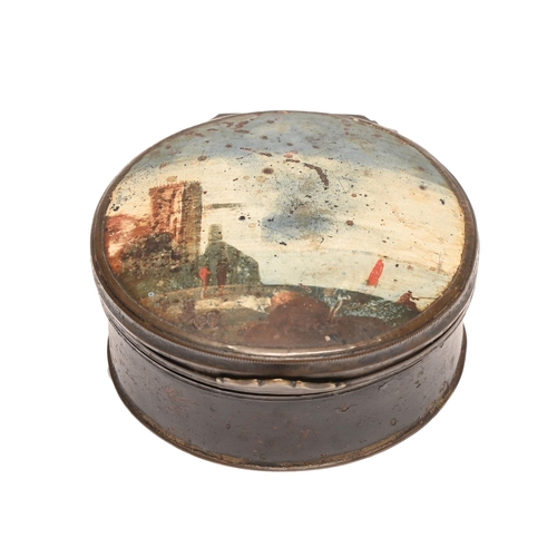 637A - A brass mounted and japanned tinplate snuff box, early 19th c, the slightly convex lid painted with ... 