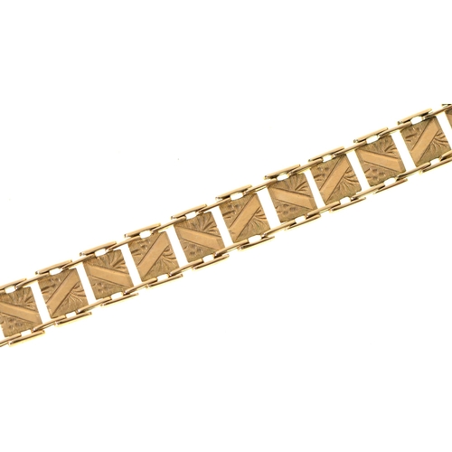 20 - A gold bracelet, composed of square links, 19cm l, marked 9ct, 10g