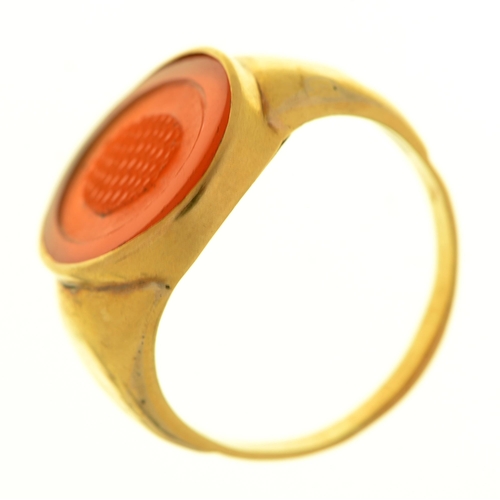 24 - A cornelian signet ring,  in gold, marked 0750 in lozenge punch, 8.5g, size F