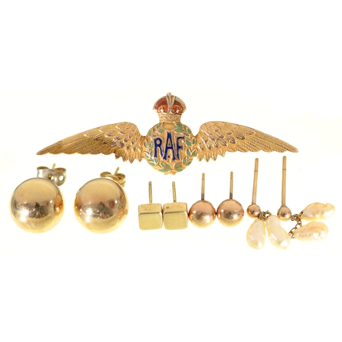 25 - A 9ct gold and enamel RAF sweetheart's brooch, 59mm l, Birmingham, marks rubbed, and several ear stu... 