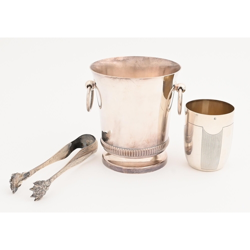 317 - A French silver beaker, early 20th c,  75mm h, maker's and control marks and a pair of French silver... 