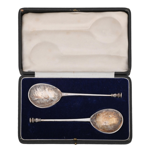 348 - A pair of George VI silver  16th century replica seal top spoons, 18.5cm l, by Robert Pringle & ... 