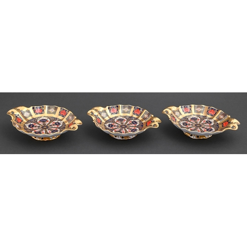 544 - Three Royal Crown Derby  Imari pattern sweetmeat dishes, 1979 and 1985, on fluted foot, 16cm over ha... 