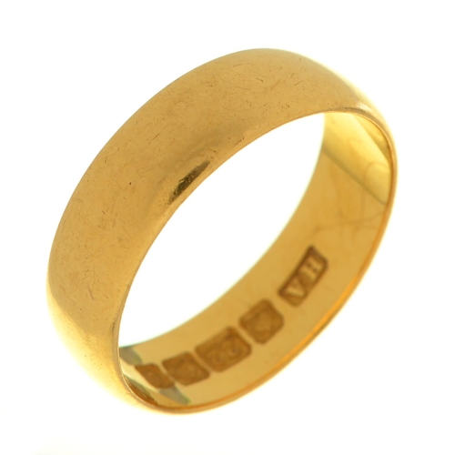 68 - A 22ct gold wedding ring, Birmingham 1902, 4.9g, size L