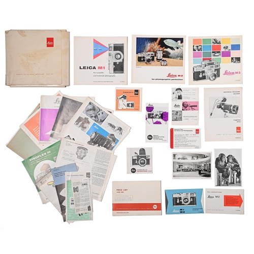 712 - Photography. Miscellaneous Leitz instruction booklets for Leica cameras and accessories... 