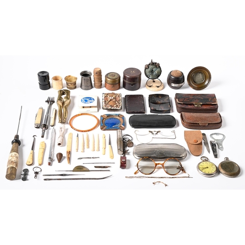 733 - Miscellaneous Victorian and later miniature bygones, to include travelling inkwells, barrel shaped p... 