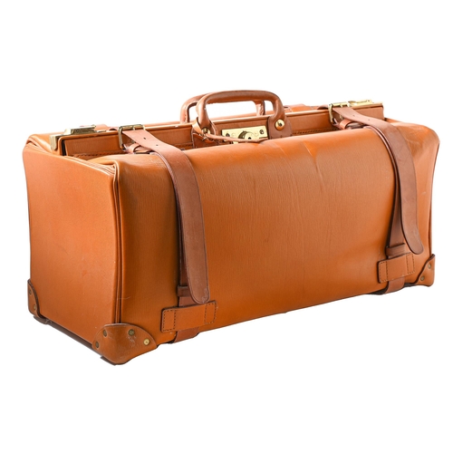 743 - Luggage. A Turner Krolle light tan leather holdall, 67cm l, initialled R.N.J.S.P.