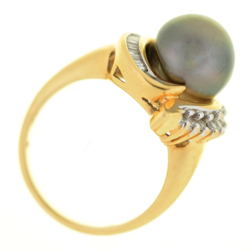 76 - A grey cultured pearl and diamond ring, with approx. 10mm central cultured pearl, in gold marked 18k... 