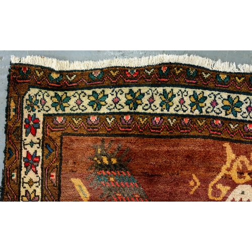 1240 - A rug, 156 x 214cm