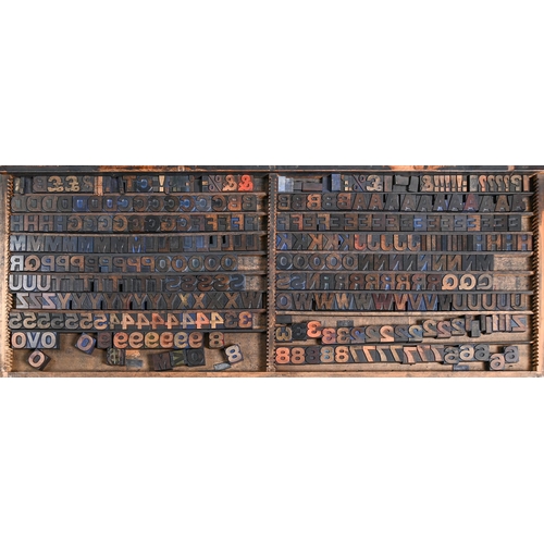 1374 - British Letterpress Printing. A case of wood type, (woodletter) first half 20th c, including 'A' wit... 