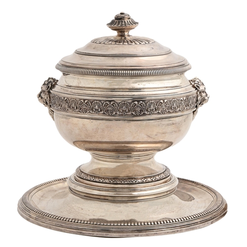 555 - A French silver tureen, cover and stand, early 20th c, the urnular bowl with lion mask handles and g... 