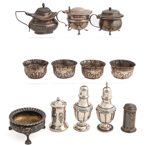 123 - Miscellaneous silver salt cellars, mustard pots and pepperettes,  Victorian-early 20th c, including ... 