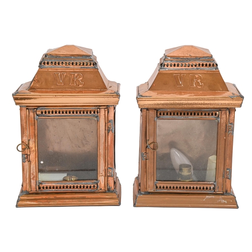 349 - A pair of copper back lanterns, 20th c, in Victorian style, 29cm hThe collection of C. W. Briggs (19... 