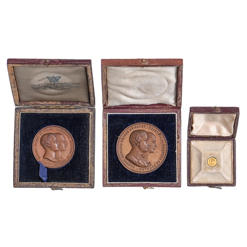 502 - 1840, Birth of the Princess Royal, gold 7mm, in original fitted leather box, BHM1956, RRRR; 1863, Ma... 