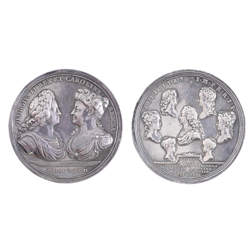 527 - George II and the Royal Family, 1732 silver medal by John Croker and John Sigismund Tanner, 69mm, 11... 