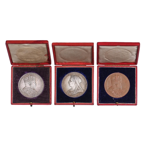 532 - Commemorative medals. Diamond Jubilee of Queen Victoria 1897, the official Royal Mint issue, silver,... 