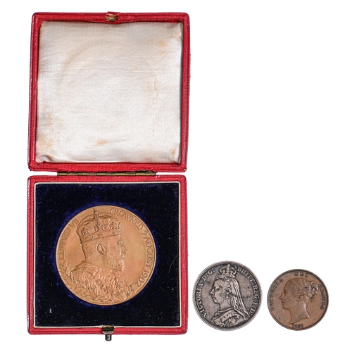 533 - Coronation of Edward VII and Queen Alexandra commemorative medal 1902, bronze, 54mm, cased, Crown 18... 