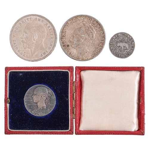 535 - Crown 1935; Netherlands 2½G 1938; 1897 Royal Mint small silver; Switzerland, Bern, 10 Kreutzer 1755 ... 