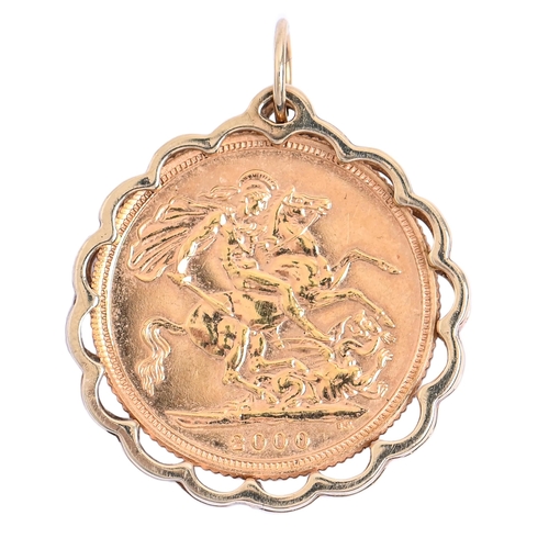 10 - Gold coin. Sovereign 2000, mounted in a 9ct gold pendant, 10.4g