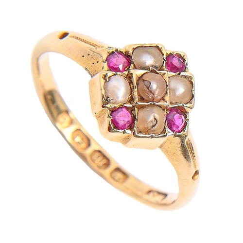 100 - A Victorian ruby and split pearl ring, in 18ct gold, Birmingham 1900, 3g, size L½... 