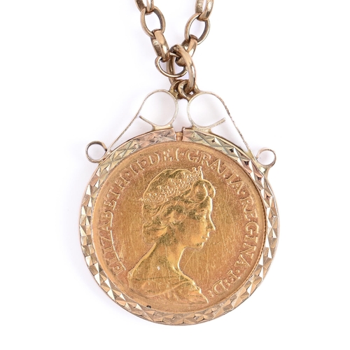 9 - Gold coin. Half sovereign 1982, mounted in a 9ct gold pendant, on 9ct gold necklet, 10.2g... 