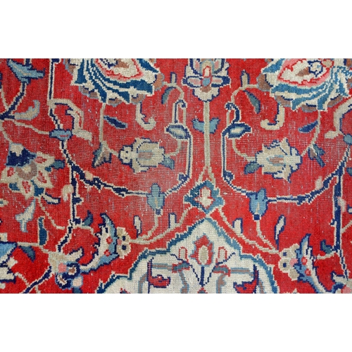 888 - An antique eastern carpet, Heriz, 380 x 300cm