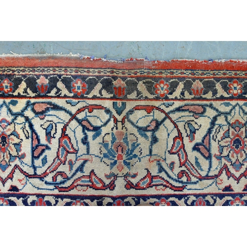 888 - An antique eastern carpet, Heriz, 380 x 300cm