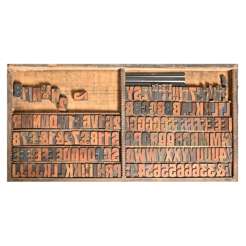 1064 - British Letterpress Printing. A case of wood type, (woodletter) first half 20th c