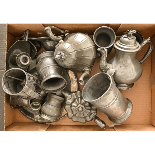 1174 - Miscellaneous pewter, including teapots, tankards, candlesticks and plates, 19th c and later... 