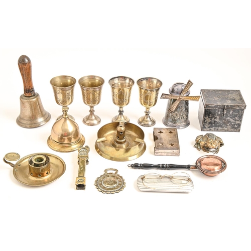 363 - Miscellaneous small ornamental brass and other metalwork, to include a Victorian chamberstick emboss... 