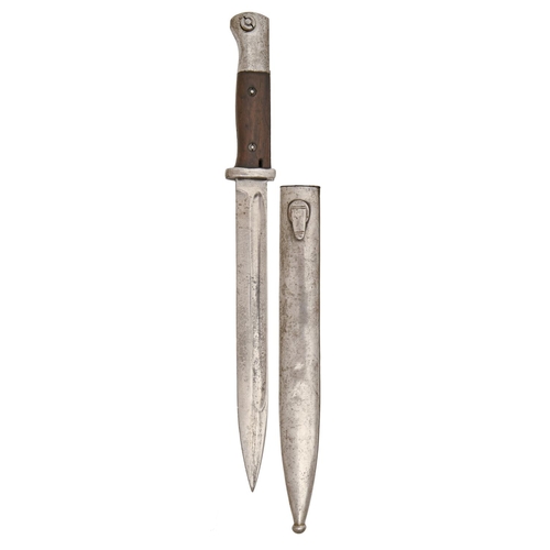 427 - A German M84/98 bayonet and sheath, blade 25cm l