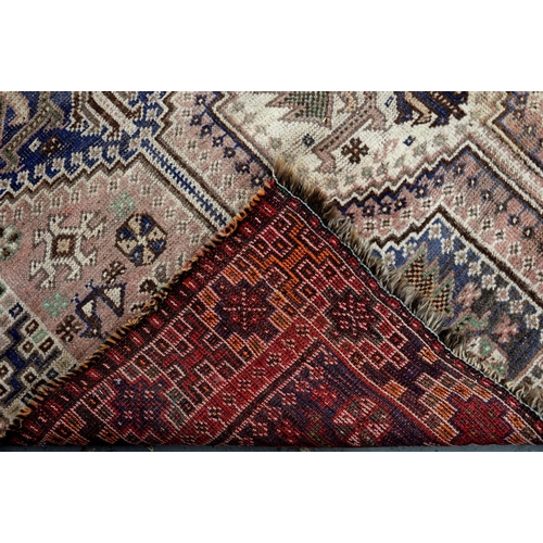 882 - An antique rug, 157 x 251cm