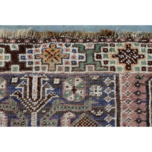 882 - An antique rug, 157 x 251cm