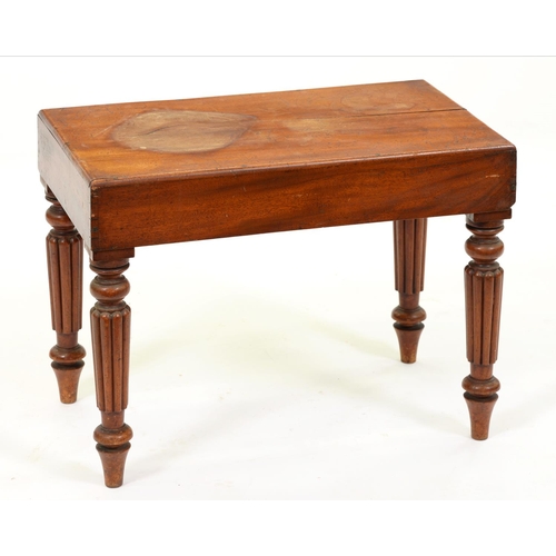 1202 - A Victorian mahogany bidet, on reeded tapering turned legs, 44cm h; 34 x 57cm