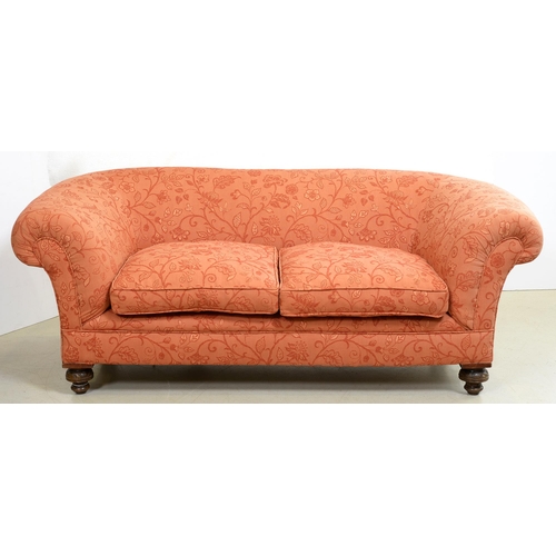 1269 - A Victorian Chesterfield sofa,  177cm l