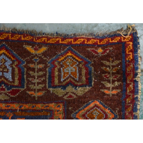 1173 - A Persian medallion rug, 20th c, 152 x 116cm, a 'minaret' rug, 138 x 82cm, (2)