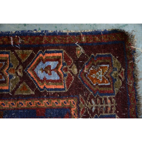 1173 - A Persian medallion rug, 20th c, 152 x 116cm, a 'minaret' rug, 138 x 82cm, (2)