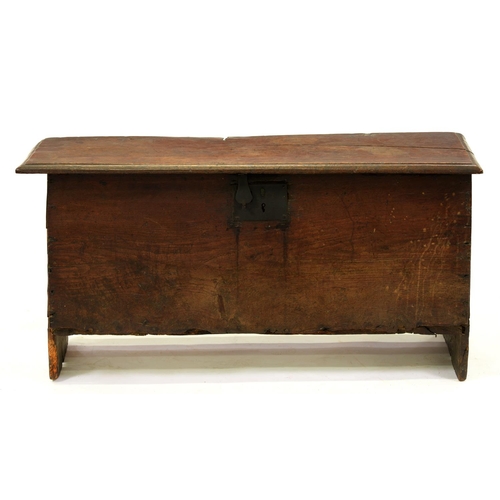 1260 - An English boarded oak chest, 18th c, with iron lock, lockplate and hasp, 51cm h; 35 x 98cm... 